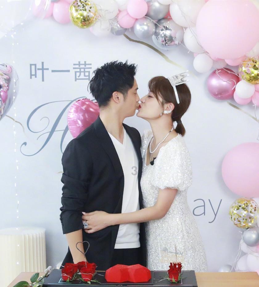 首日票房仅299万，《花千骨》审美塌方，小骨寡淡