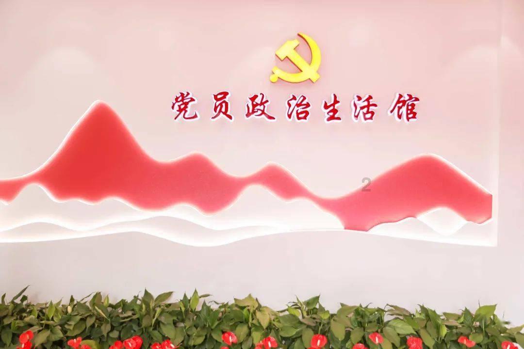 可爱吊带裙