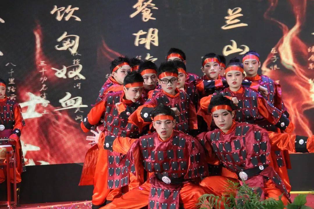 成考提前交卷游戏画面