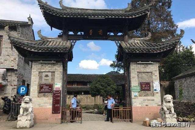 湖南长沙:救援队拉练,凌晨救出被困大学生