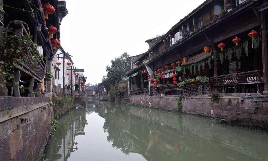 【融中早报】董宇辉新账号直播间被指抄袭 多个侮辱诽谤格力自媒体遭处罚